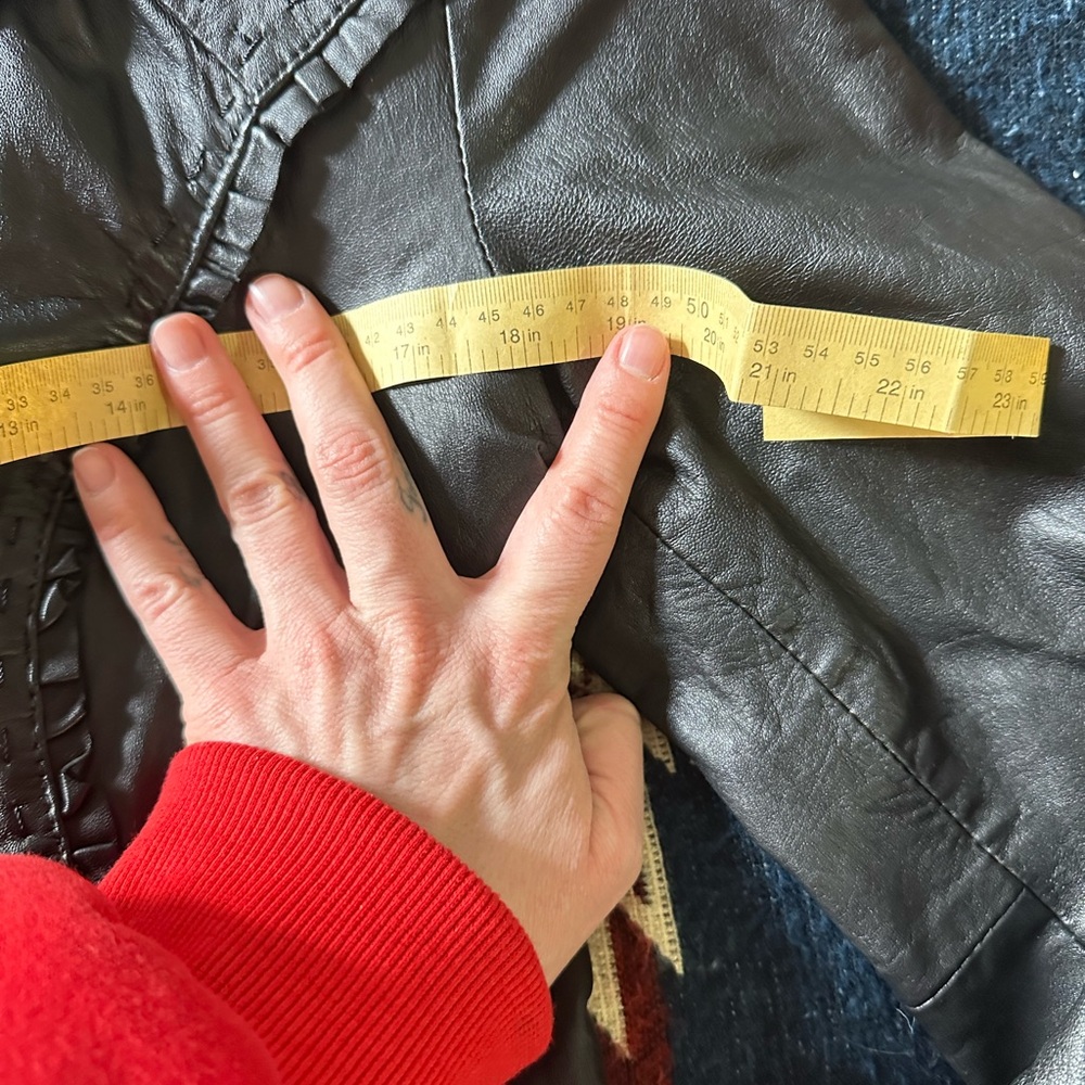 Leather jacket - Picture 8 of 9